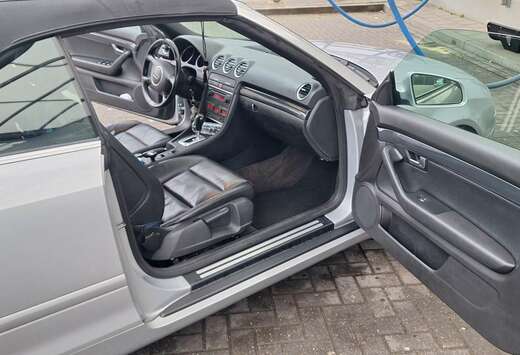 Audi Cabriolet 2.4i V6 30v CVT Multitronic