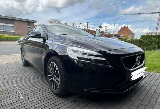 Volvo V40 2.0 T2 Black Edition GPF (EU6d-TEMP)