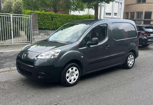 Peugeot 1.6 HDi L1H1 Confort 122