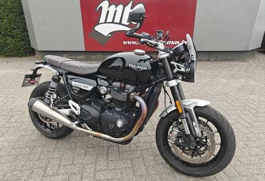 Triumph 1200