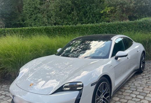 Porsche Taycan 93.4 kWh Taycan