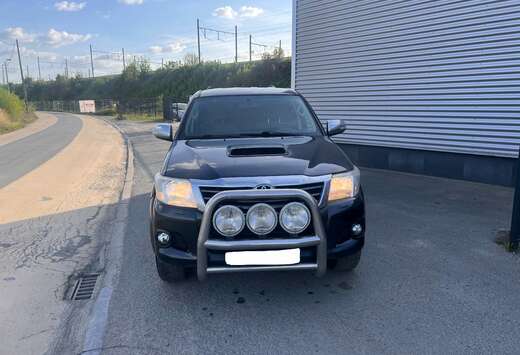 Toyota MC\'11 DBLE CAB 3.0L  D-4D 4x4 LEGENDE A