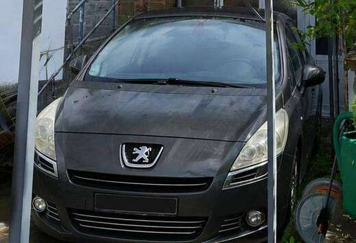 Peugeot 5008 1.6i Confort Pack