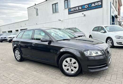 Audi Sportback 1.6 TDi - Xenon ** 1 JAAR GARANTIE **