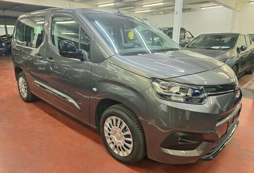 Toyota Proace City Verso LWB 1.2 PureTech Shuttle