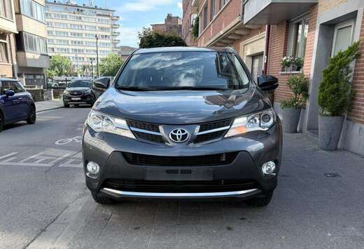 Toyota RAV4 2.2 D-4D 4x4 Premium 136dkm