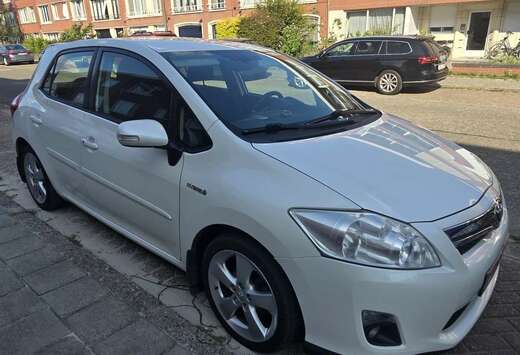 Toyota 1.8 Hybrid Executive