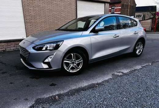 Ford Focus 1.0 EcoBoost Hybrid TITANIUM