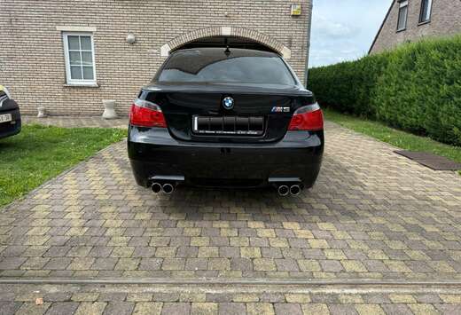 BMW 5.0i V10 40v SMG