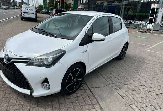 Toyota Yaris Hybrid 1.5i Dual VVT-iE Comfort CVT Gara ...