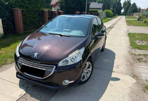 Peugeot 208 1.0i Access