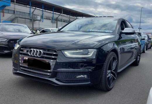 Audi A4 2.0 TFSI S line Multitronic