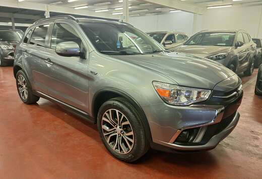 Mitsubishi 1.6i 2WD Instyle - 11.800 € HTVA