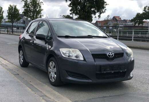 Toyota Auris 1.6i Dual VVT-i Linea Luna
