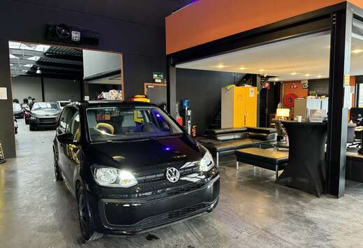 Volkswagen 1.0i (EU6.2) FULL BLACK - A/C - RADIO BLTH ...