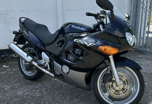 Suzuki GSXF750  TOPSTAAT