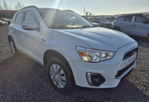 Mitsubishi 1.6 Di-D 2WD Intense///MARCHAND OU EXPORT