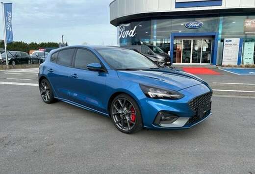 Ford ST 2.3i EcoBoost 280pk / 206kW M6 - 5d