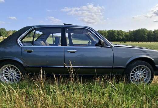 BMW 728i e23