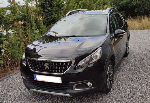 Peugeot 2008 1.2i PureTech Style