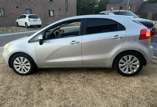 Kia NEW  RIO / 1.4 Automatiques