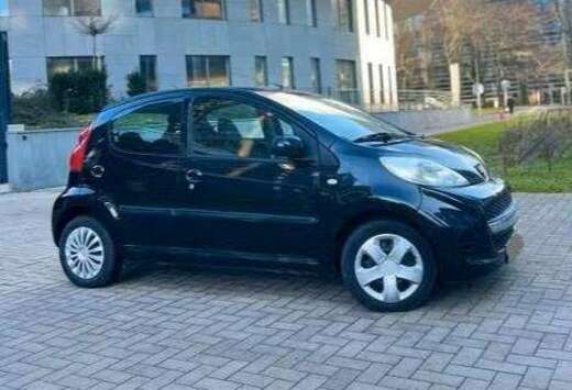 Peugeot 107 1.0i 12v Urban