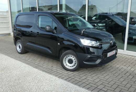 Toyota 1.5D 102pk +Trekhaak +Cargo pack +Schuifdeur