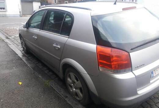 Opel Signum 1.9 DTH CDTi Elegance