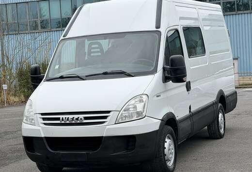Iveco 2.3 Turbo HPI / double Cabine 7 Places