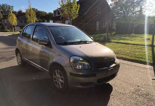 Toyota Yaris 1.0i VVT-i Skynet