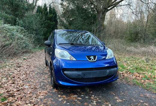 Peugeot 107 1.0i 12v