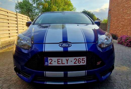 Ford 2.0 EcoBoost ST mit Leder-Sport-Paket