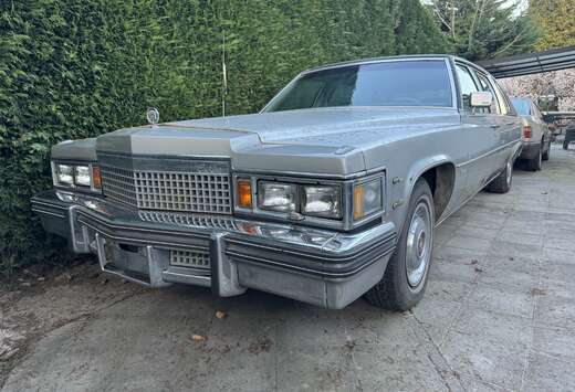 Cadillac FLEET WOUD LIMOUSINE 34000 KM
