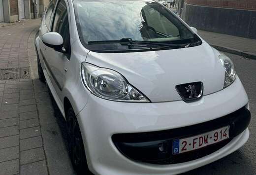 Peugeot 107 1.0i 12v Urban