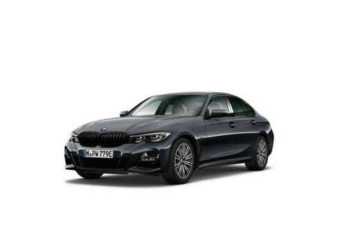 BMW 320e M Sport  Parking Assitant
