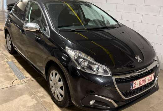 Peugeot 208 1.2i PureTech Style
