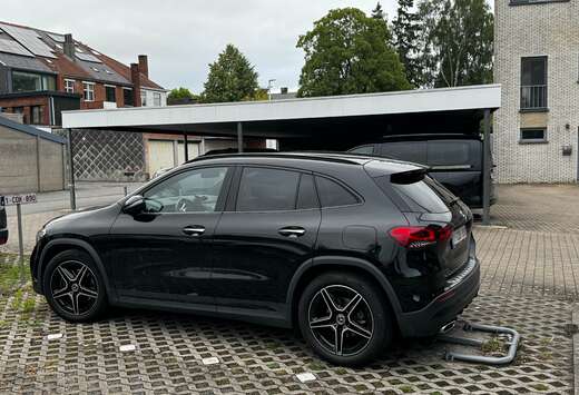 Mercedes-Benz GLA 180 AMG Line