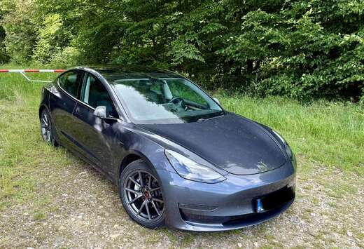 Tesla 75 kWh Long Range Dual Motor