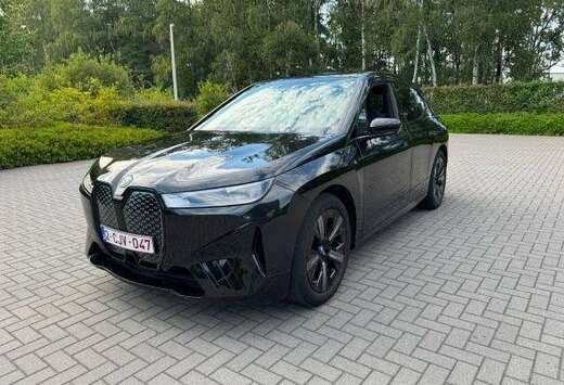 BMW iX 76.6 kWh xDrive40