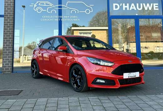Ford ST3 2.0i EcoBoost *Recaro*AppleCarplay*Camera*