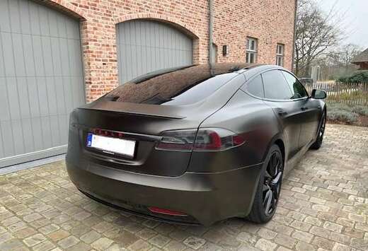 Tesla Model S Ludicrous Performance