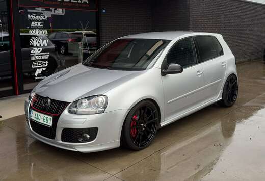Volkswagen EDITIE 30 TUNED / ST schroefset / 19\