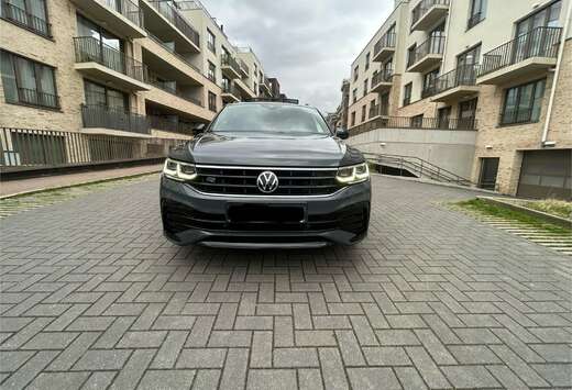 Volkswagen R-Line*Navi Pro*Panorama*keyless-Start&Sto ...