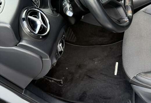 Mercedes-Benz (BlueEFFICIENCY) AMG Sport