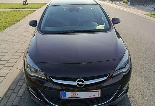 Opel Astra 1.4 Turbo Sports Tourer Cosmo Opc