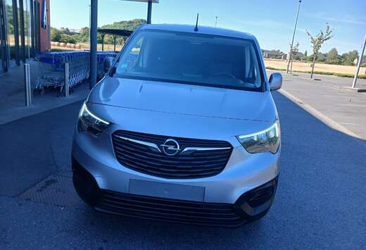 Opel 1.5 TD   3 PLACE