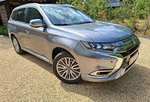 Mitsubishi Outlander PHEV 2.4i 4WD Instyle // Full Op ...