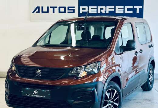 Peugeot 1.2 *18.274KM* PDC NAVI CLIM CRUISE SOS ISOFI ...