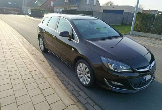 Opel Astra Sports Tourer 1.4 Turbo Cosmo