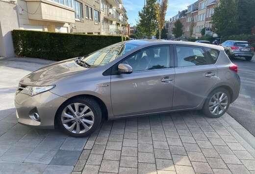 Toyota Auris+1.8+VVT-i+Hybrid+Automatik+Executive